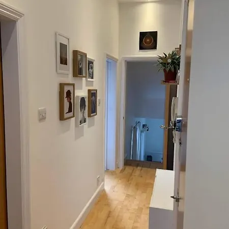 Lovely Spacious 1-Bedroom Flat In Tufnell Park Close To Central Londra Esterno foto