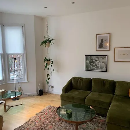 Lovely Spacious 1-Bedroom Flat In Tufnell Park Close To Central Londra Esterno foto