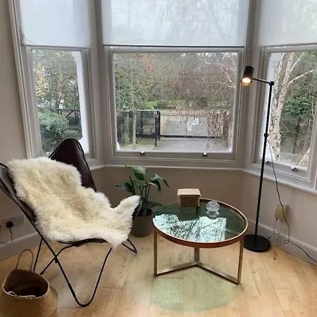 Lovely Spacious 1-Bedroom Flat In Tufnell Park Close To Central Londra Esterno foto